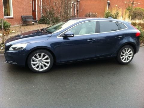 Volvo V40 D2 Summum (2013)
