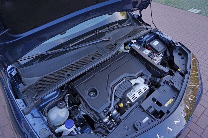 Lancia Ypsilon 1.2 Turbo Hybrid duurtester