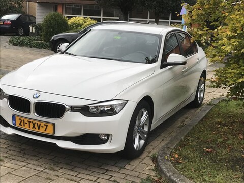 BMW 320i