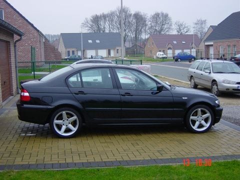 BMW 320d (2002)