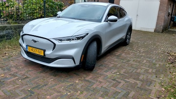Ford Mustang Mach-E 75kWh RWD (2021)