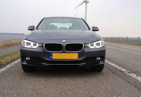 BMW 318d High Executive (2012)