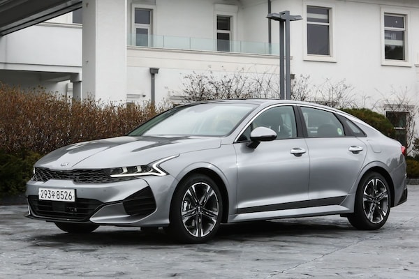 Kia K5 facelift oud nieuw