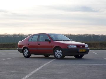Nissan Primera 1.6 LX (1992)