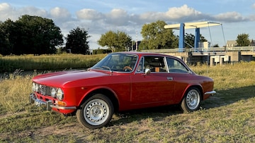 Alfa Romeo 2000 (1976)