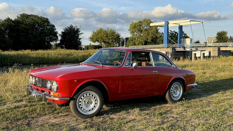 Alfa Romeo 2000 (1976)