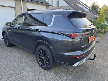 Mitsubishi Outlander PHEV Instyle (2025)