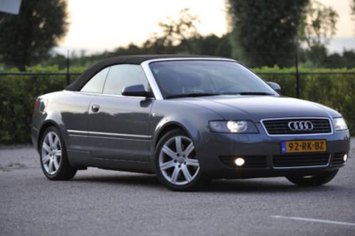 Audi A4 Cabriolet 2.4 5V Pro Line (2004)