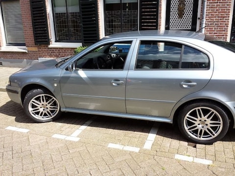 Skoda Octavia 1.8 Turbo 20V Elegance (2003)