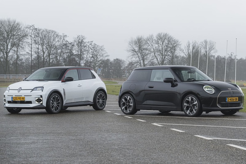 Renault 5 vs. Mini Cooper E: hartendieven op wielen – Dubbeltest