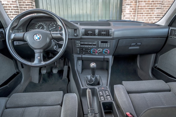 BMW 535i - 5-serie generatie E34