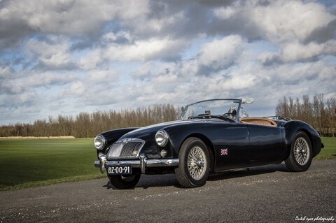 MG MGA