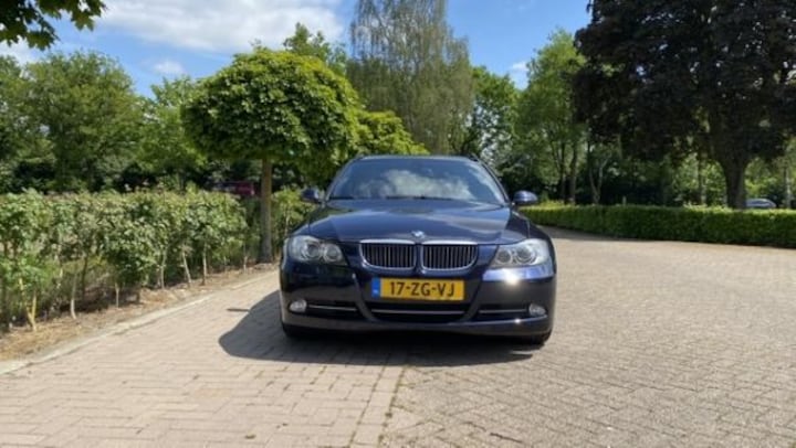 BMW 335i Touring High Executive (2008)