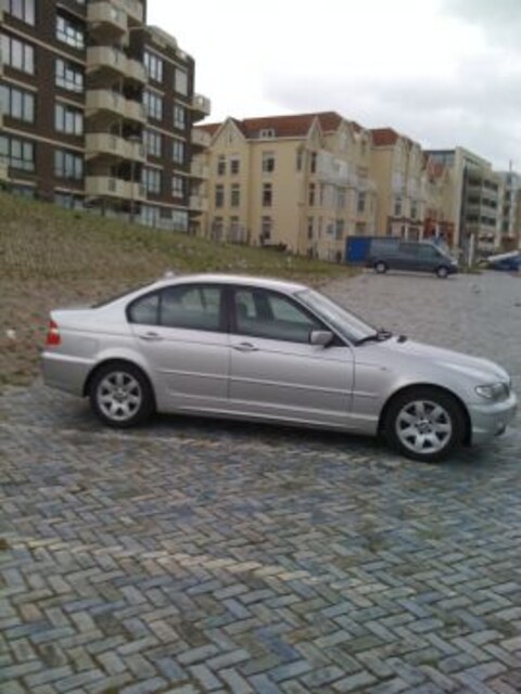 BMW 318d Black & Silverline (2004)