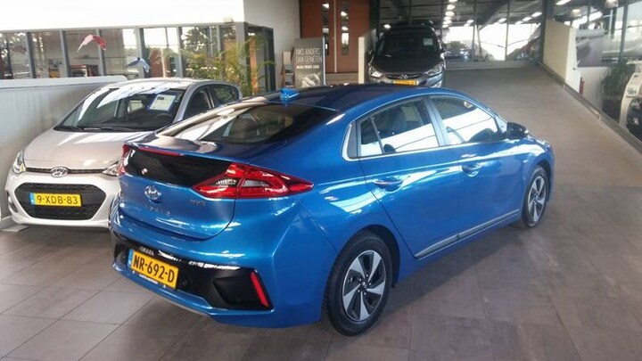 Hyundai Ioniq Hybrid Premium (2017)