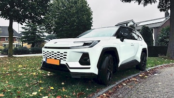 Toyota RAV4 Plug-in Hybrid 300 AWD First Edition (2026)