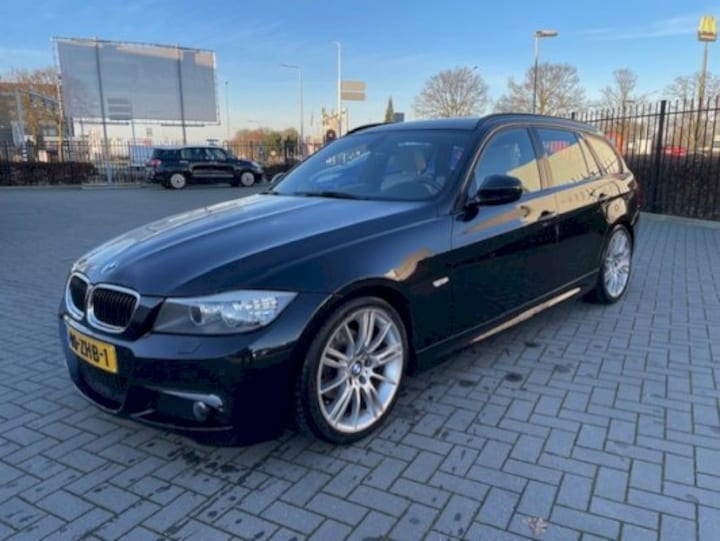 BMW 318i Touring Corporate Lease Luxury Line (2012)