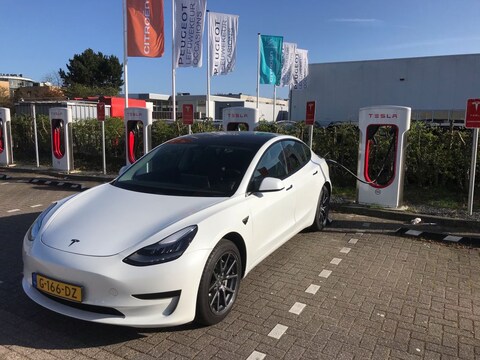 Tesla Model 3 Standard Range Plus (2019)