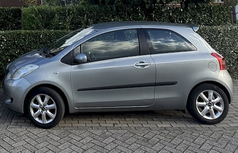 Toyota Yaris 1.3 16v VVT-i Linea Luna
