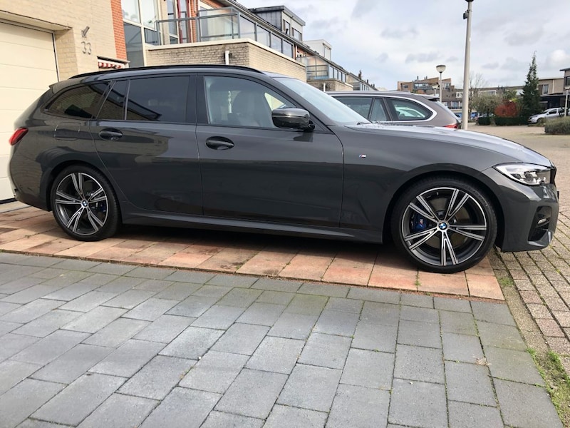 BMW 330i Touring (2019)
