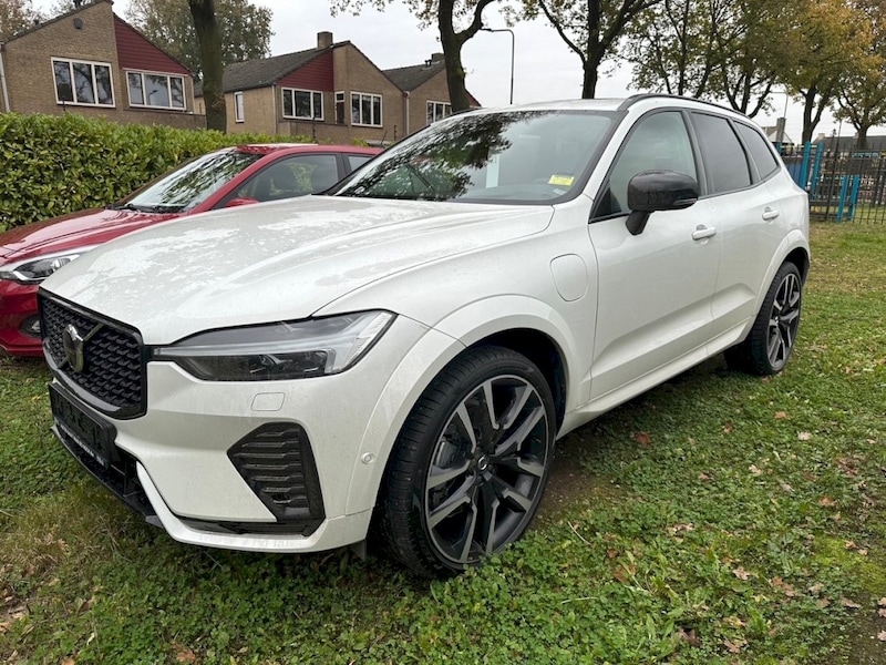 Volvo XC60 T8 Plug-in Hybrid AWD Ultimate (2024)