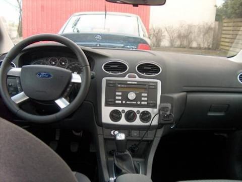 Ford Focus Wagon 1.4 16V Trend (2005)