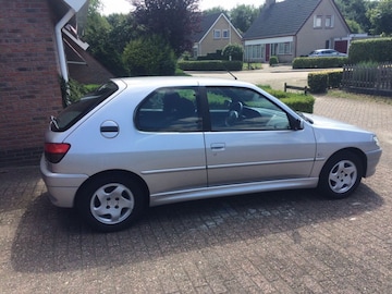 Peugeot 306 XR 1.6 (2000)