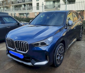 BMW iX1 xDrive30 (2023)