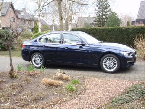 BMW 320i High Executive