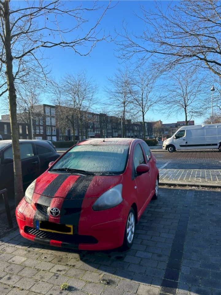 Toyota Aygo 1.0 12v VVT-i + (2008)