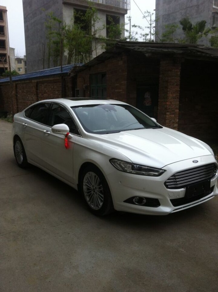 Ford Mondeo 2.0 Ecoboost Titanium (2014)