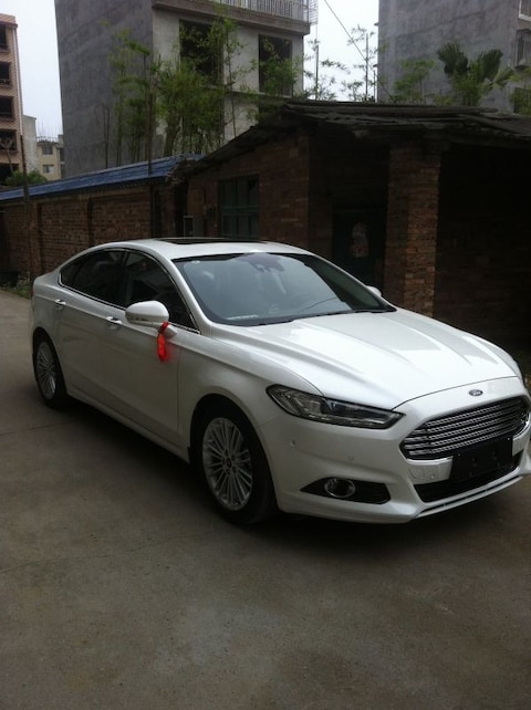 Ford Mondeo 2.0 Ecoboost Titanium (2014)