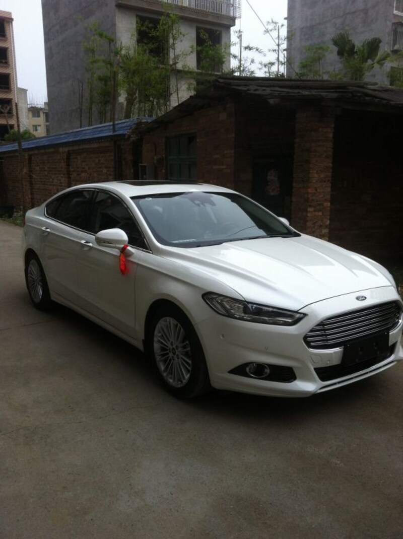 Ford Mondeo 2.0 Ecoboost Titanium (2014)
