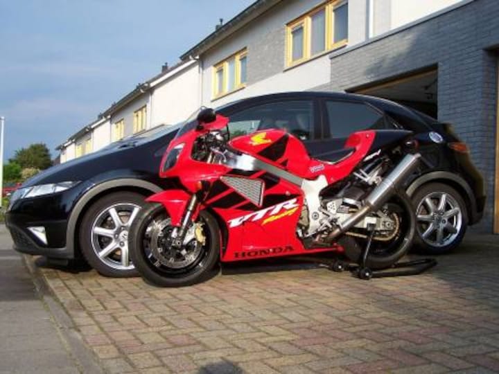 Honda Civic 2.2i-CTDi Executive (2006)