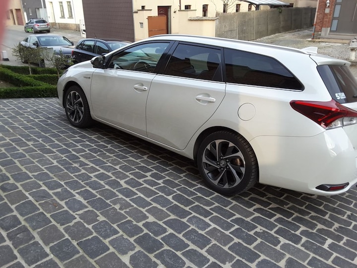 Toyota Auris Touring Sports 1.8 Hybrid Dynamic (2016)
