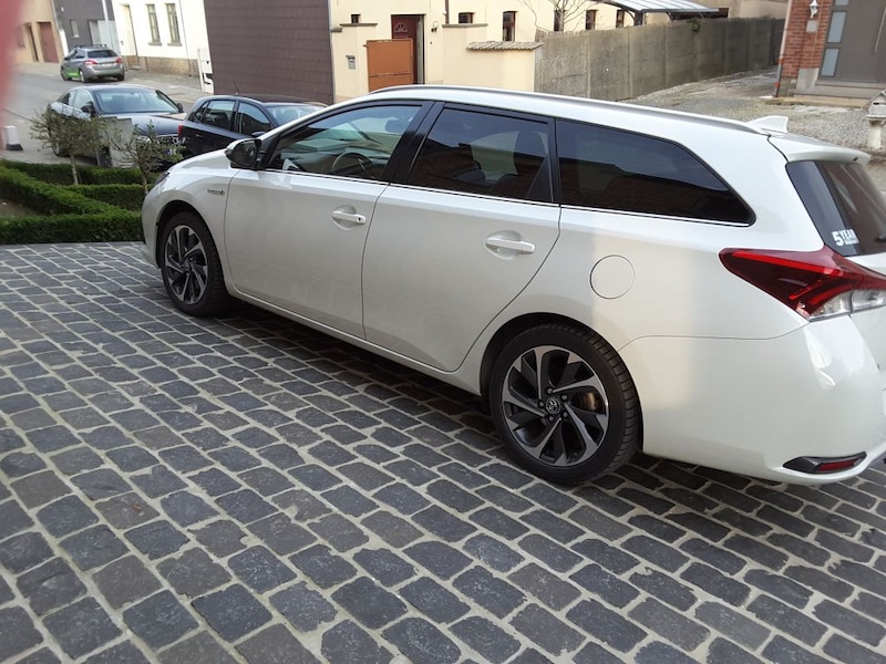 Toyota Auris Touring Sports 1.8 Hybrid Dynamic (2016)