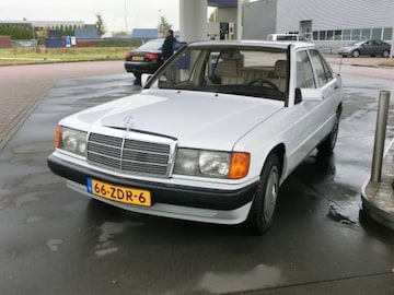 Mercedes-Benz 190 D 2.5 (1992)