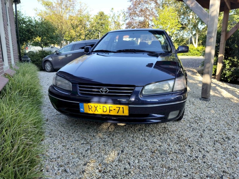 Toyota Camry 2.2i GL (1997)