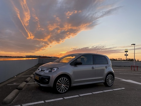 Volkswagen Up 1.0 60pk high up!