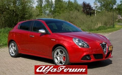 Alfa Romeo Giulietta 1.4 Turbo MultiAir Distinctive (2012)