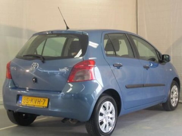 Toyota Yaris 1.3 16v VVT-i Linea Terra