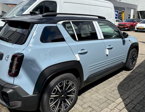 Renault 4 E-TECH comfort range iconic