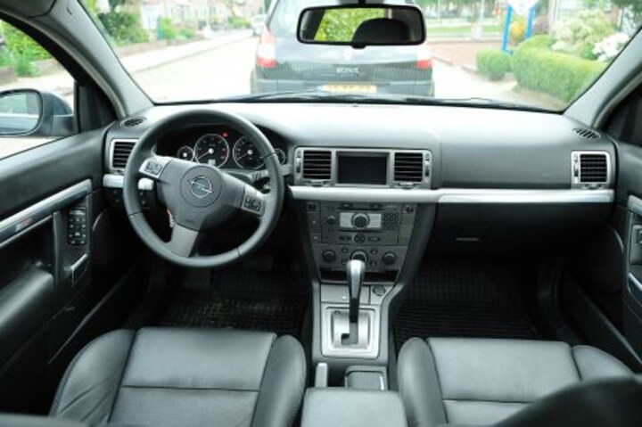 Opel Vectra GTS 1.9 CDTi 150pk (2005)