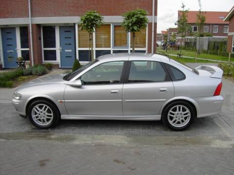 Opel Vectra 1.8i-16V Diamond (1999)