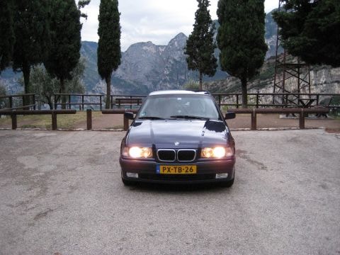 BMW 318i Executive (1997)