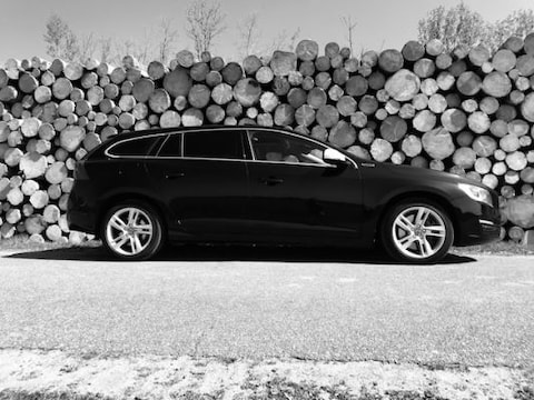 Volvo V60 D6 AWD Plugin-Hybrid Summum (2013)