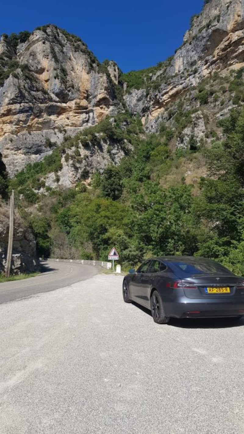 Tesla Model S 75D (2017)