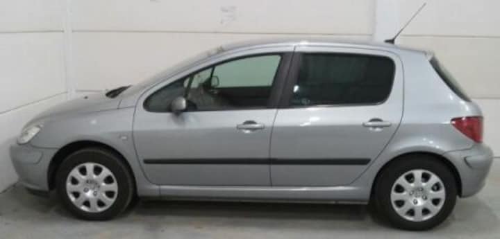 Peugeot 307 XS 1.6 16V (2001)