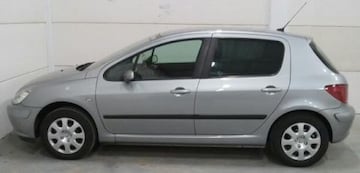 Peugeot 307 XS 1.6 16V (2001)