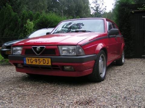 Alfa Romeo 75 2.0 Twin Spark (1990)